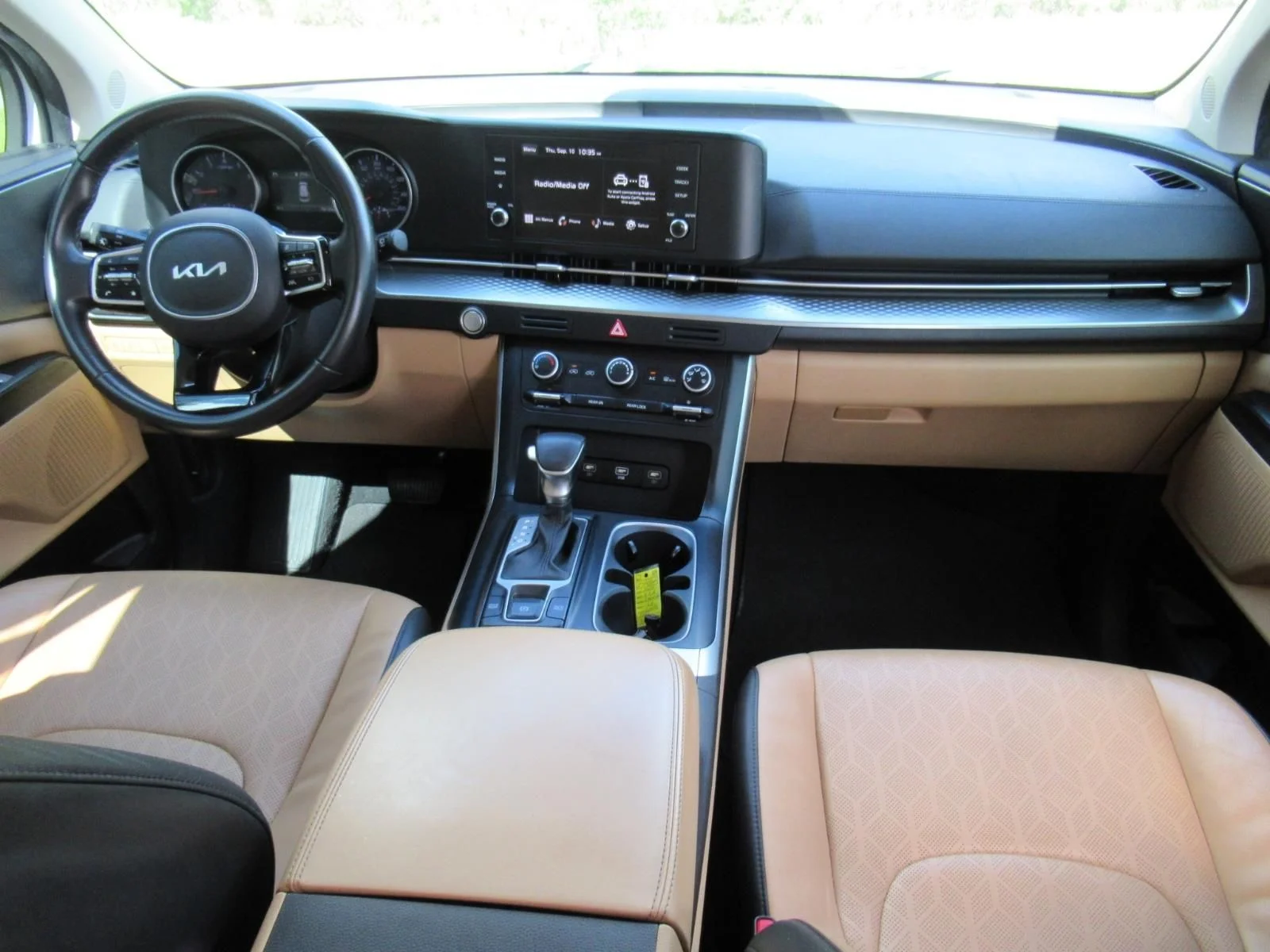 Used 2024 White Kia LX image 12