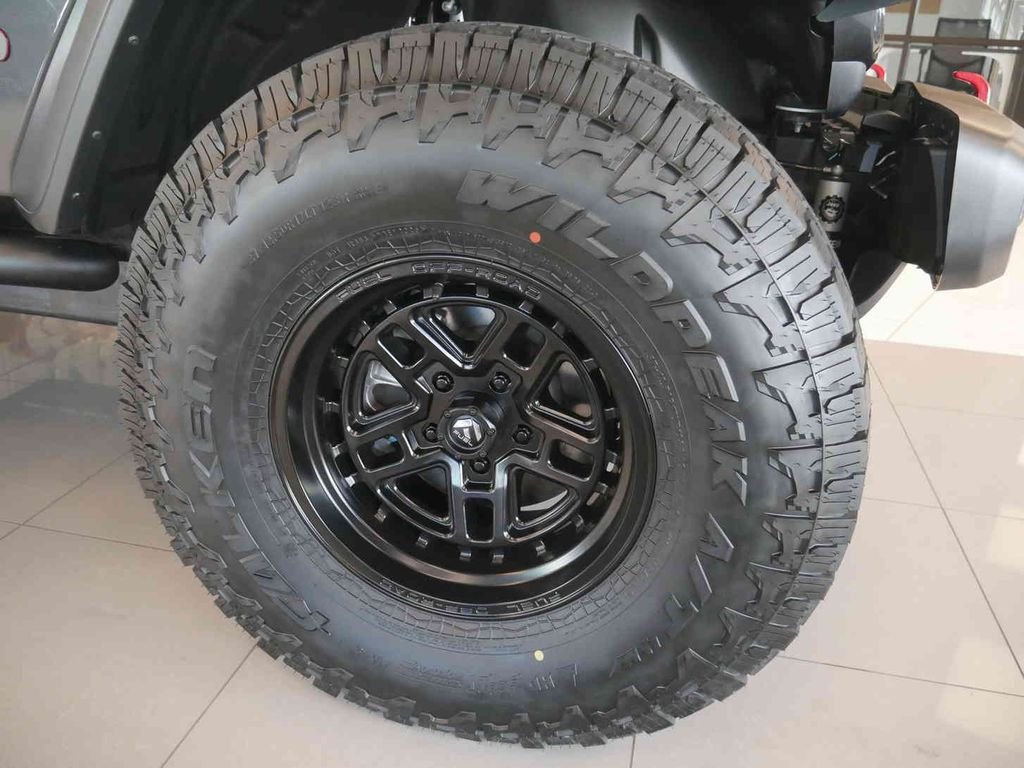 New 2026 Granite Crystal Metallic Clearcoat Jeep Rubicon image 16