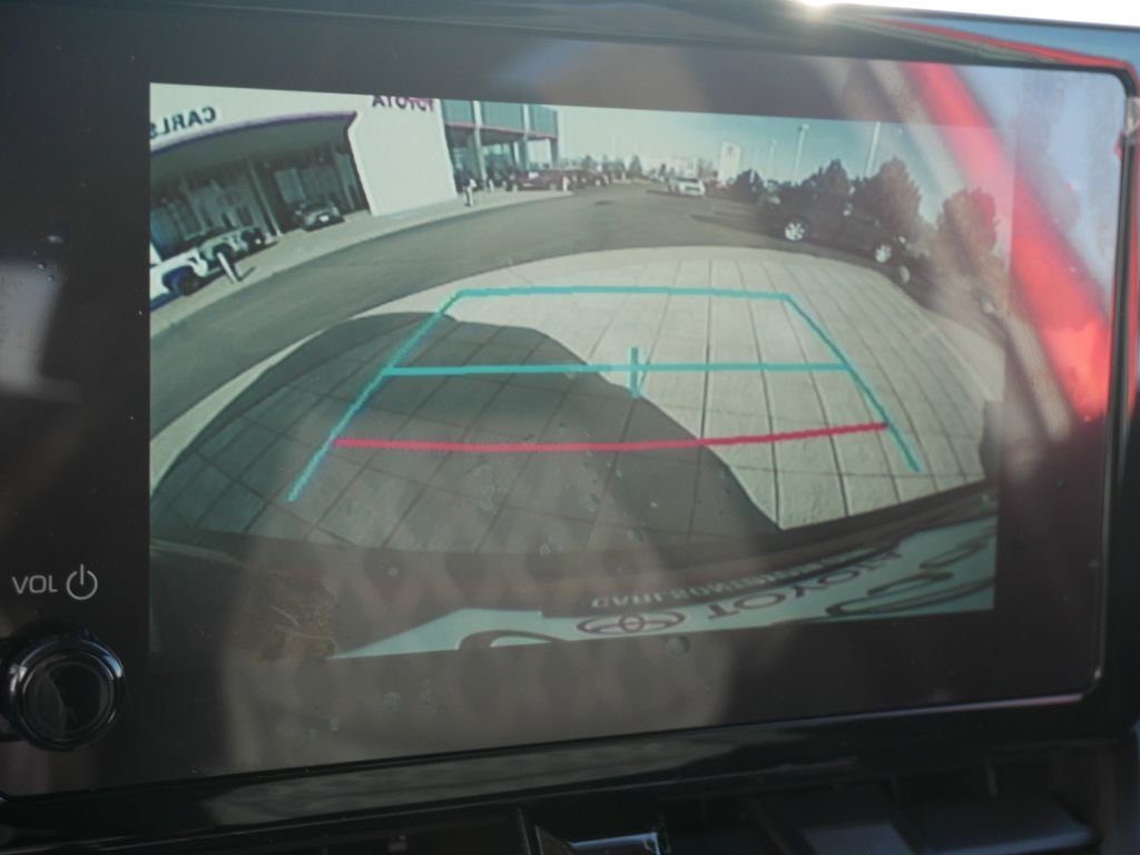 2026 Toyota Corolla Cross LE - Photo 11