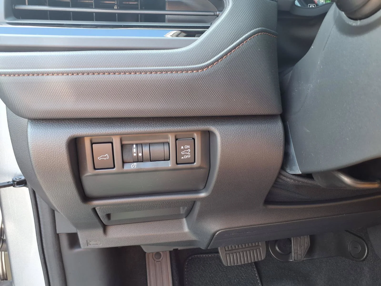 New 2026 ICE SILVER METALLIC Subaru Limited Hybrid image 21
