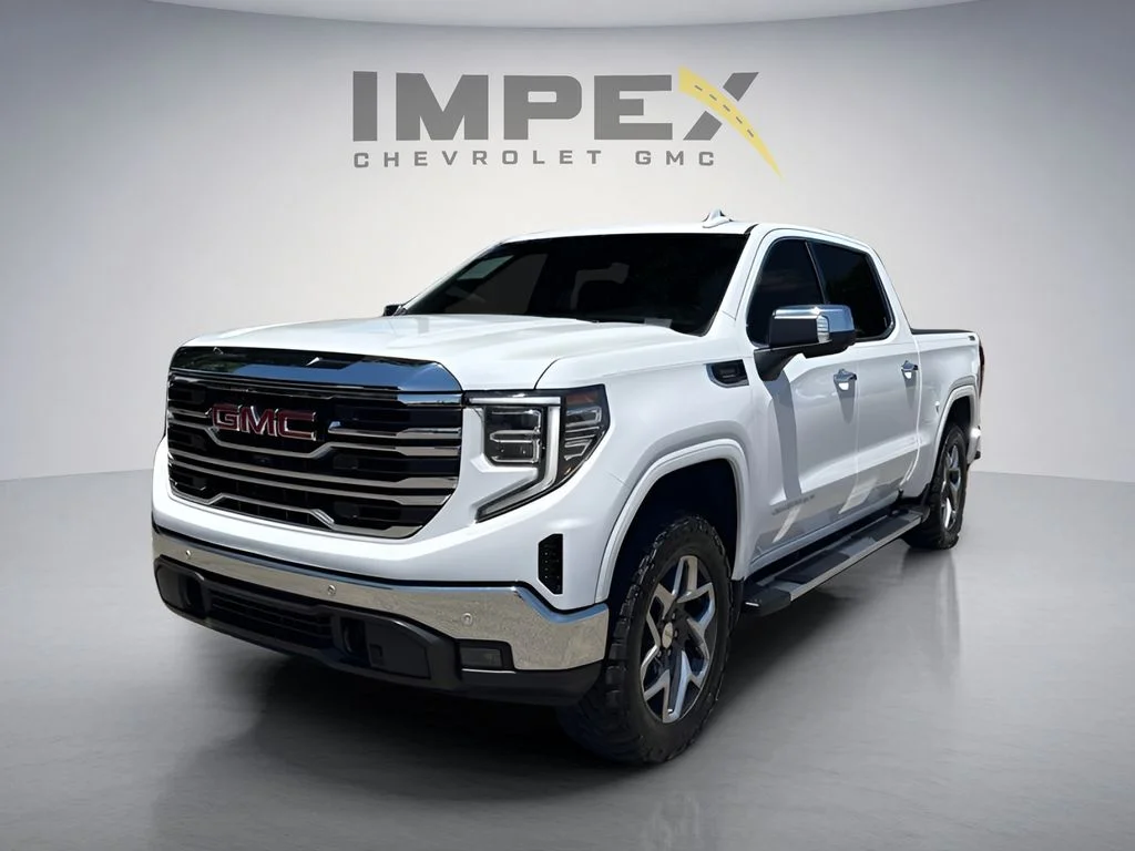 Used 2023 White GMC SLT image 1