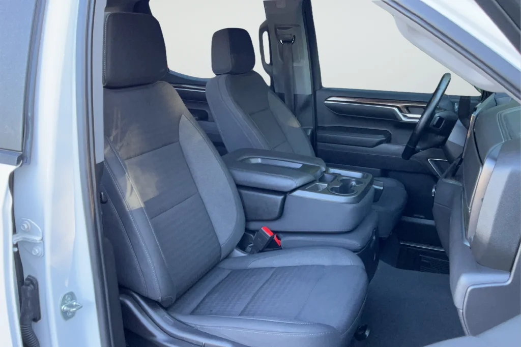 Used 2023 White Chevrolet LT image 19