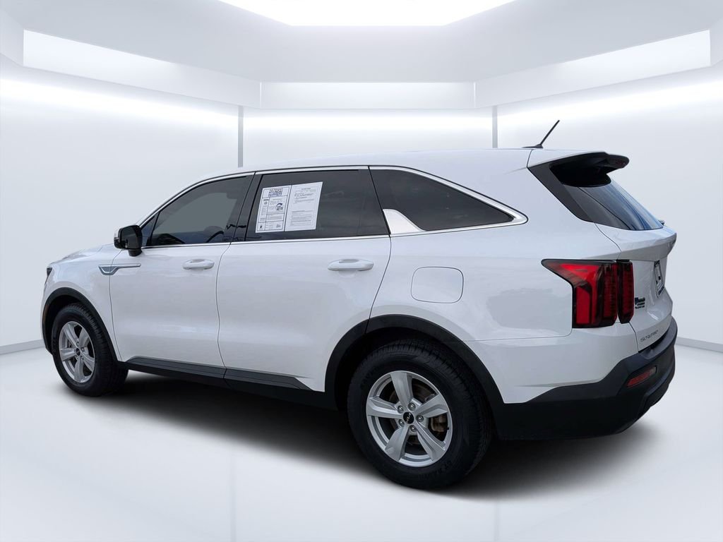 Used 2023 White Kia LX image 8