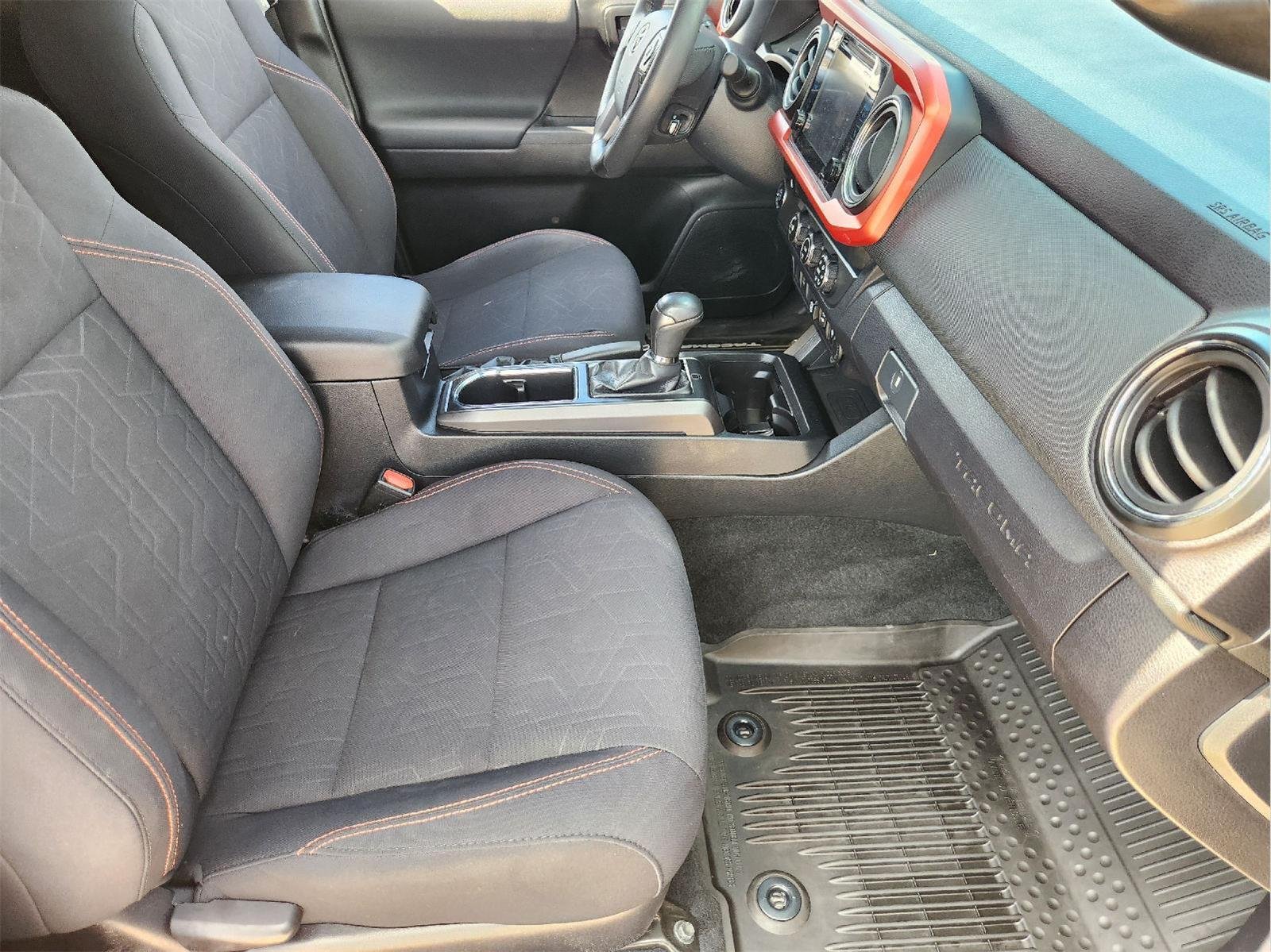 2019 Toyota Tacoma photo 14 of 33