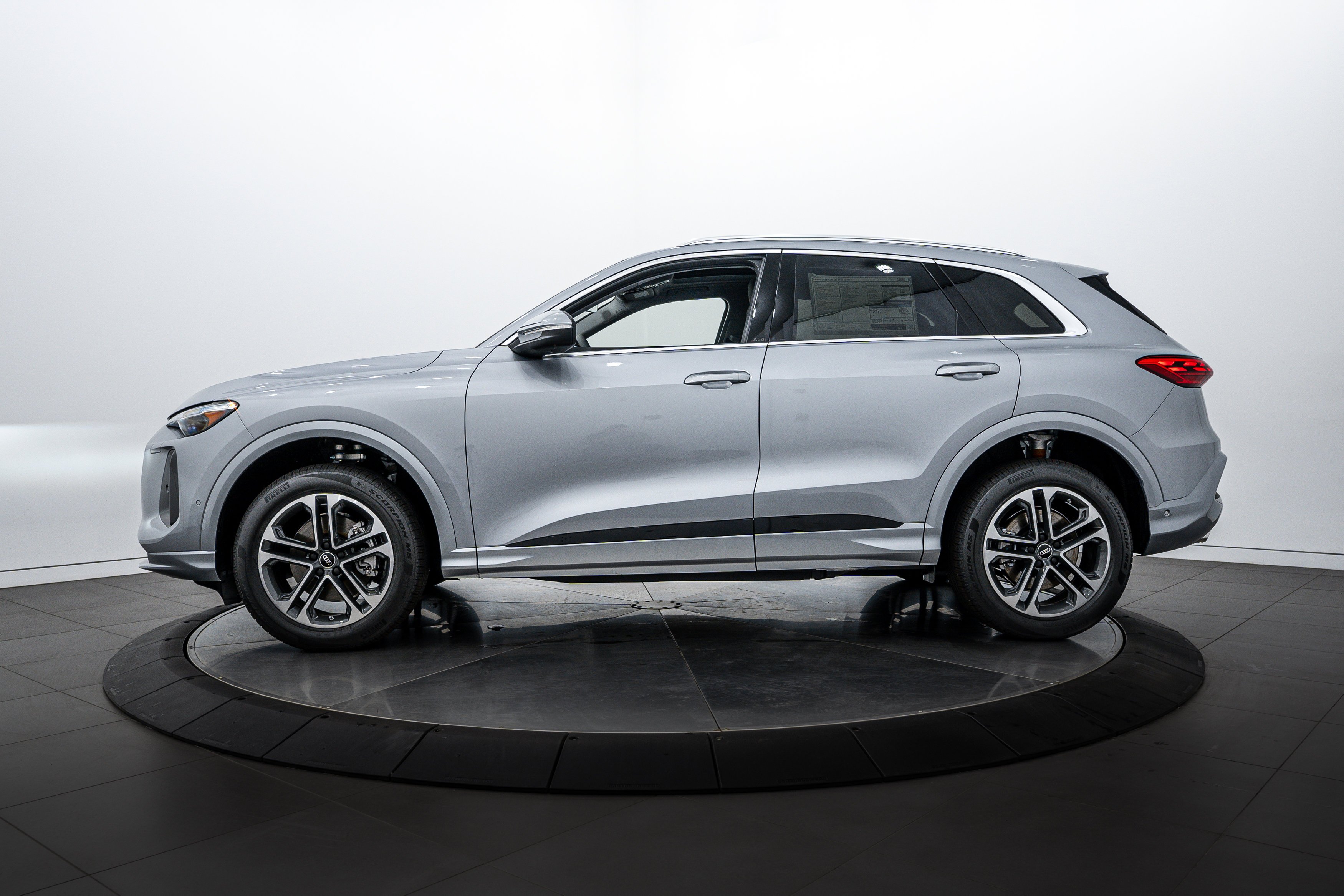 Used 2025 Florett Silver Metallic Audi Premium Plus image 7