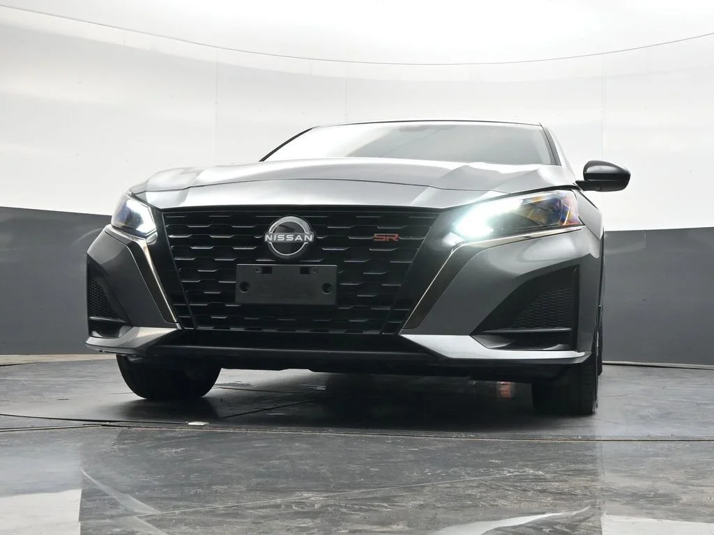 Used 2025 Gray Nissan 2.5 SR image 46