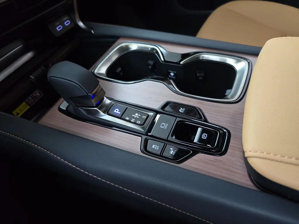 New 2026 Eminent White Pearl Lexus PREMIUM image 23