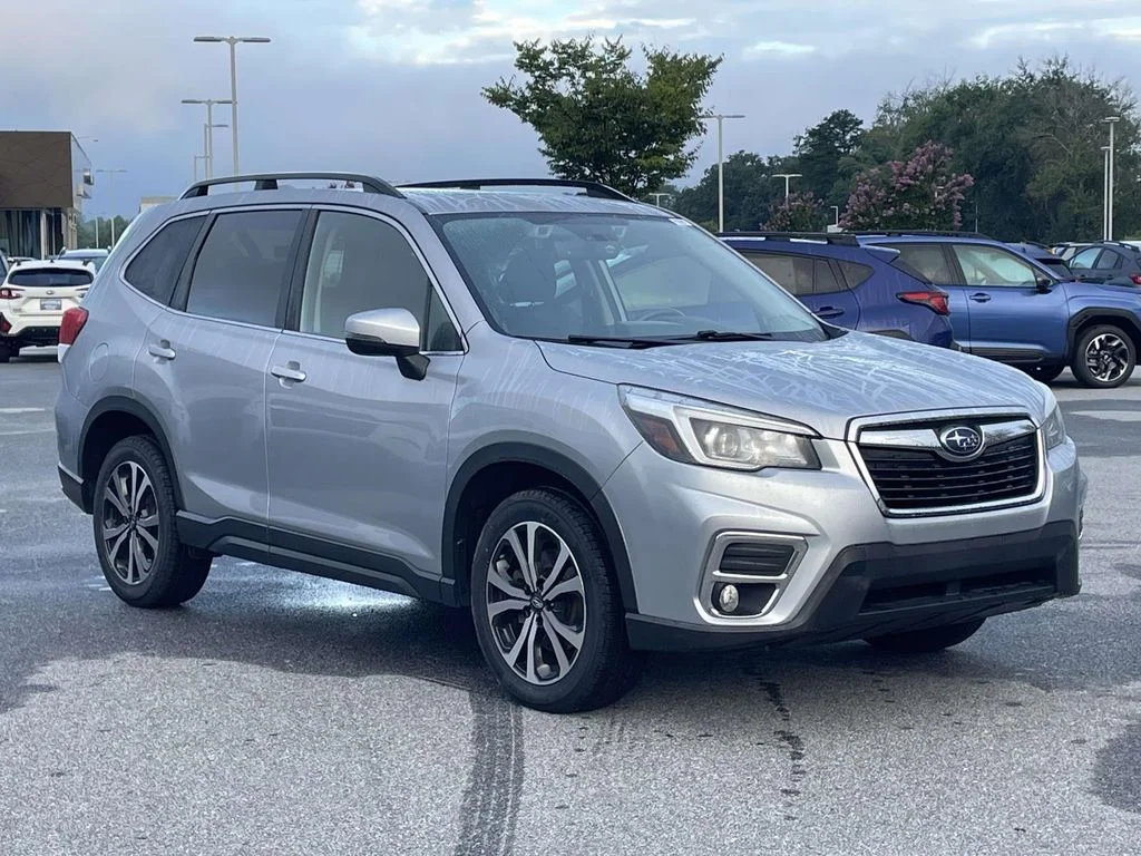 Used 2020 Ice Silver Metallic Subaru Limited image 1