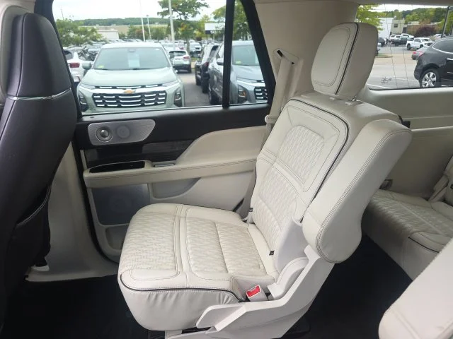 Used 2021 White Lincoln Black Label image 39