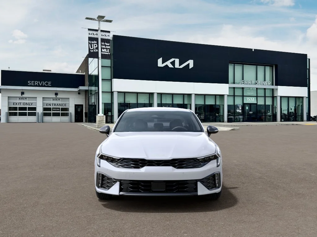 New 2027 Snow White Pearl Kia GT-Line image 2