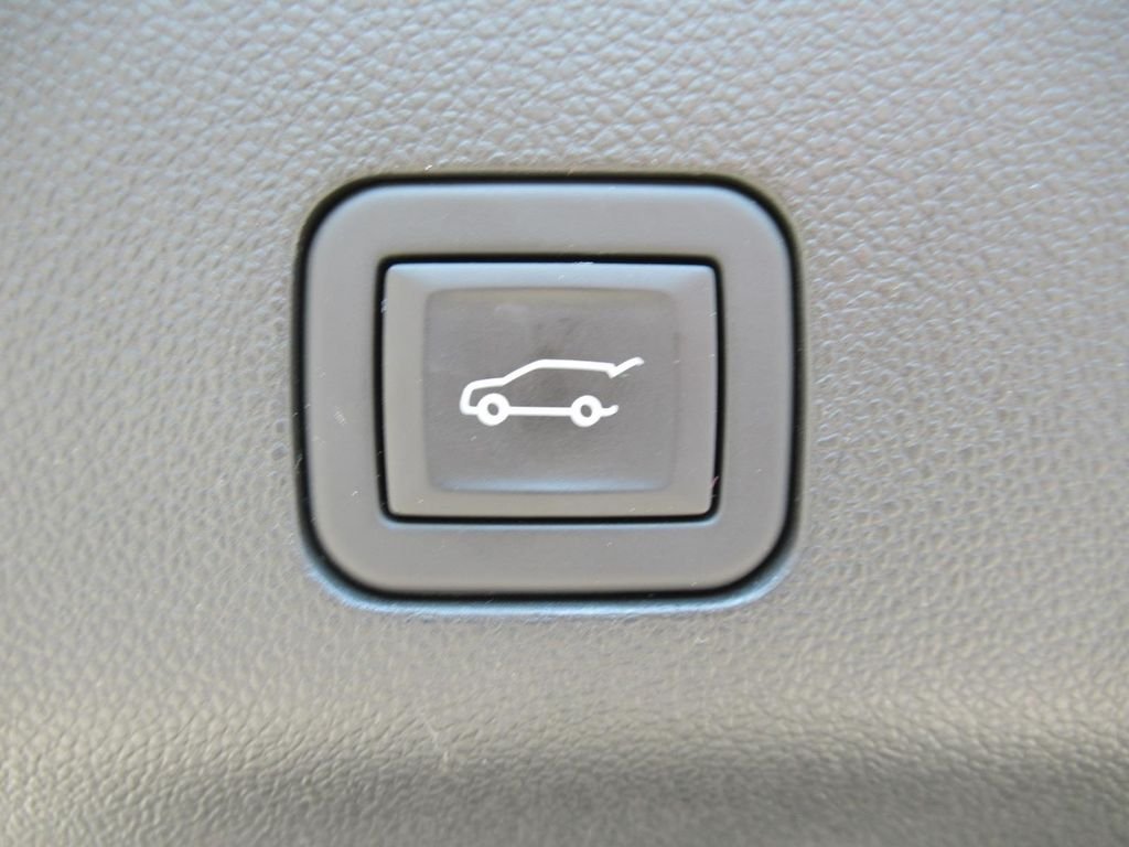 Used 2024 Gray Chevrolet Z71 image 41