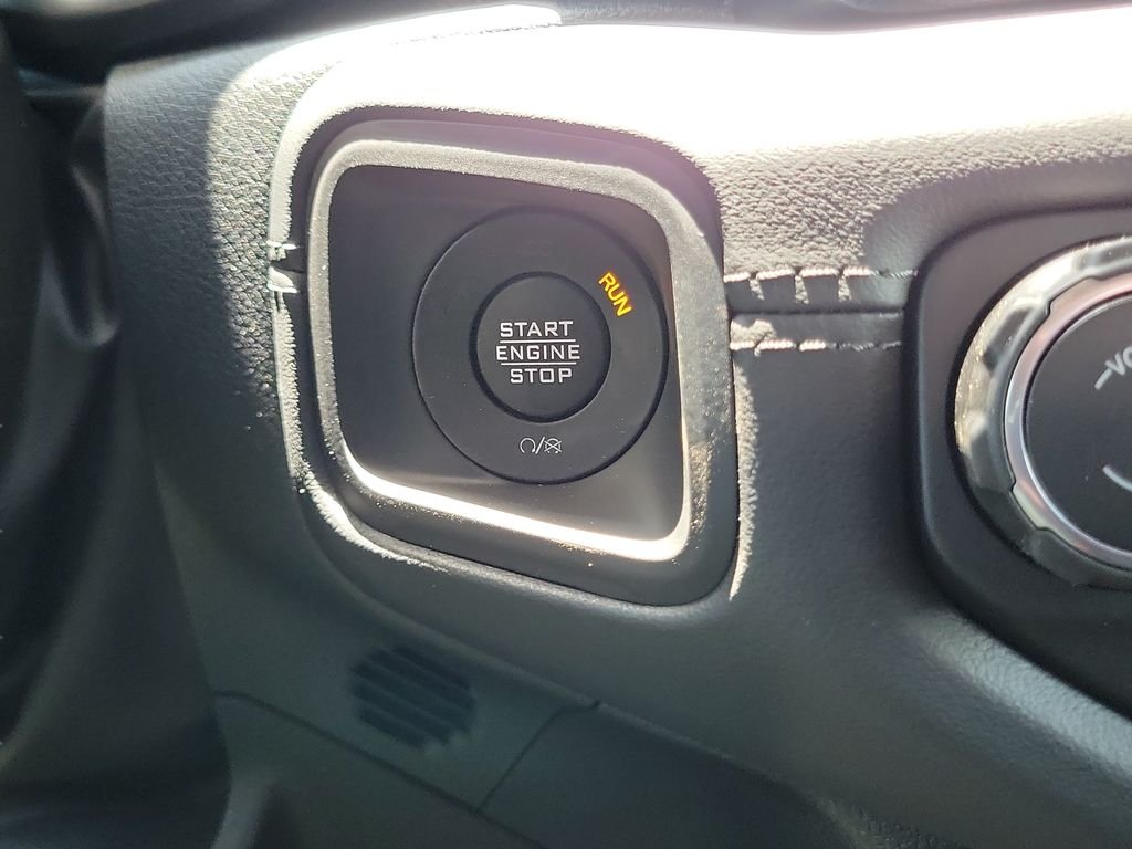 New 2026 Bright White Clearcoat Jeep Mojave image 23