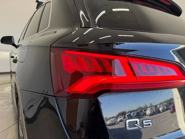 Used 2020 Black Metallic Audi 55 Premium Plus image 34