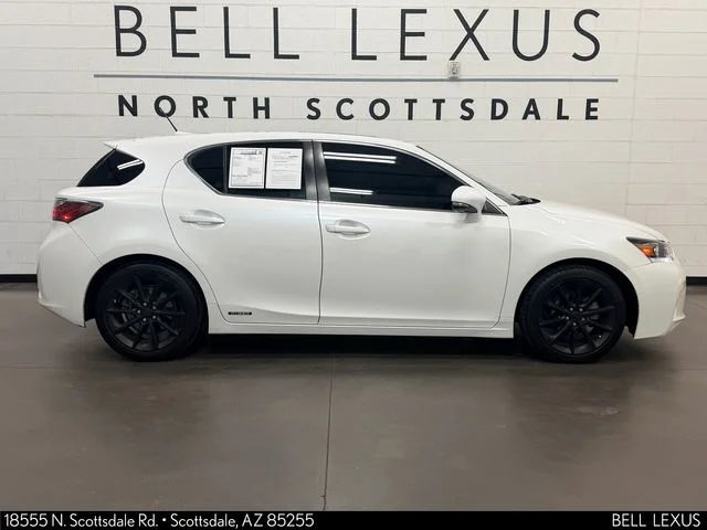 Used 2013  Lexus 200h image 3