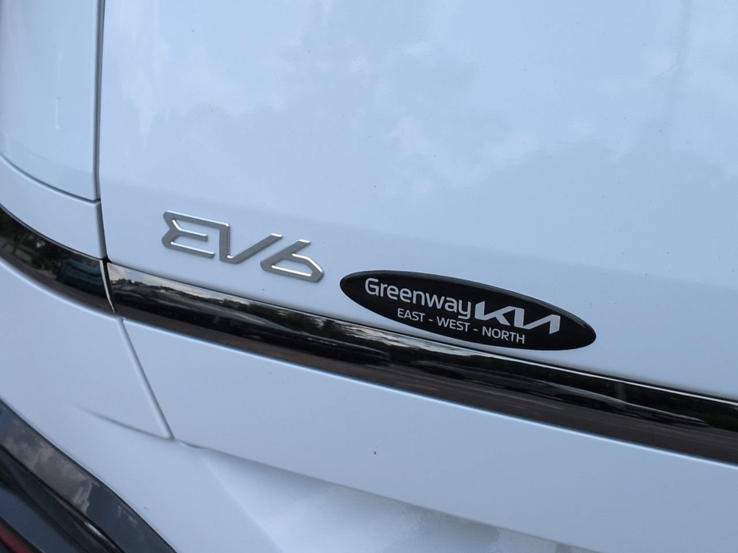 New 2026 Glacial White Pearl / Black Ro Kia GT-LINE image 34