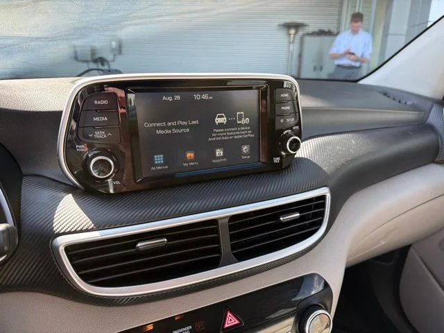 Used 2020 Gray Hyundai SE image 8