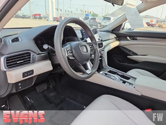 Used 2021 White Honda Base image 20