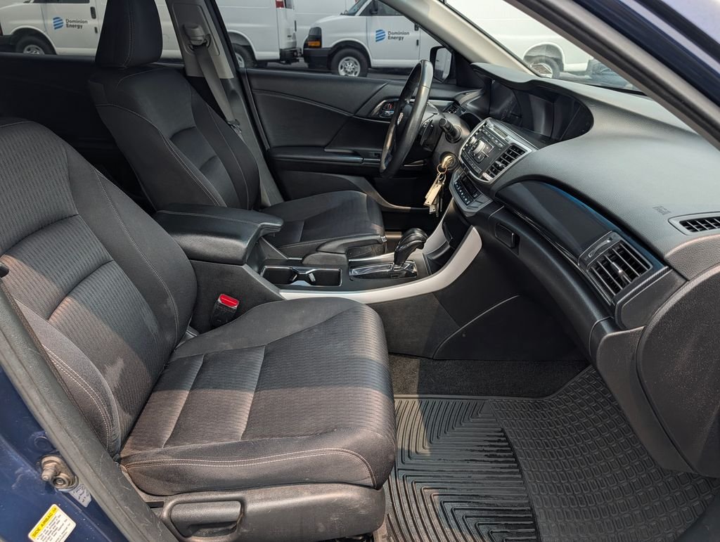 Used 2015 Blue Honda Sport image 11