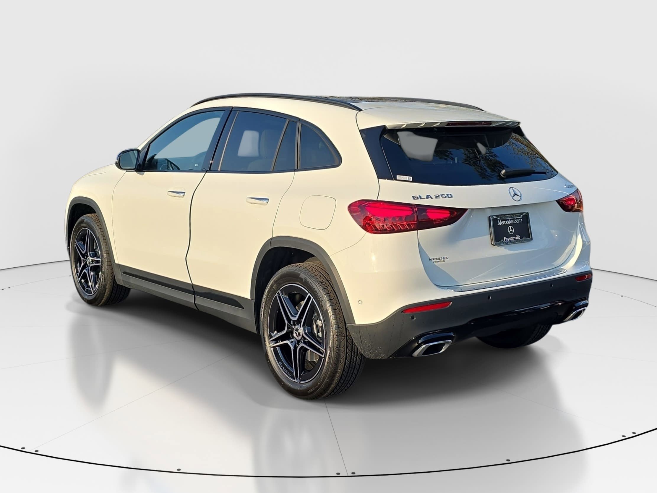 New 2026 Polar White Mercedes-Benz GLA250 image 7