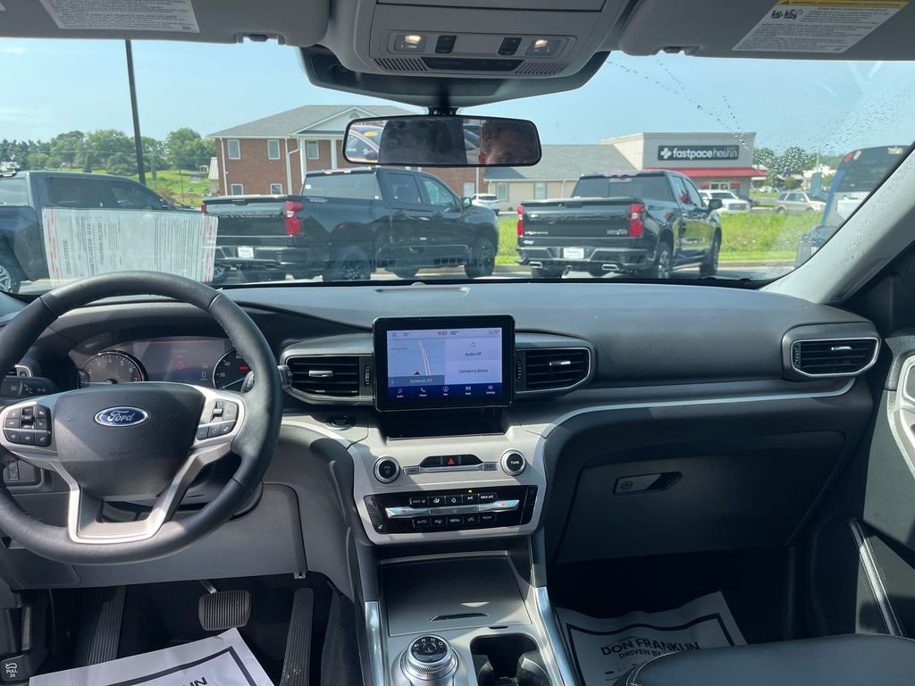 Used 2023 White Ford XLT image 15
