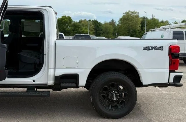 New 2026 Star White Metallic Tri-Coat Ford F-350® Lariat® image 29