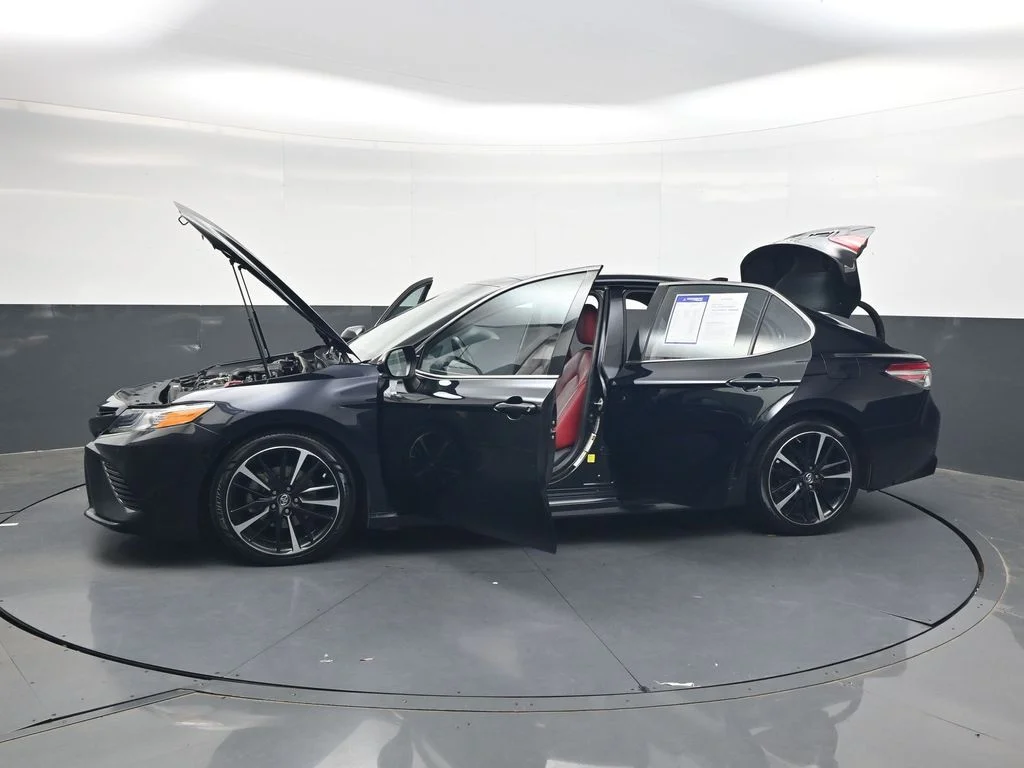 Used 2018 Midnight Black Metallic Toyota XSE image 40
