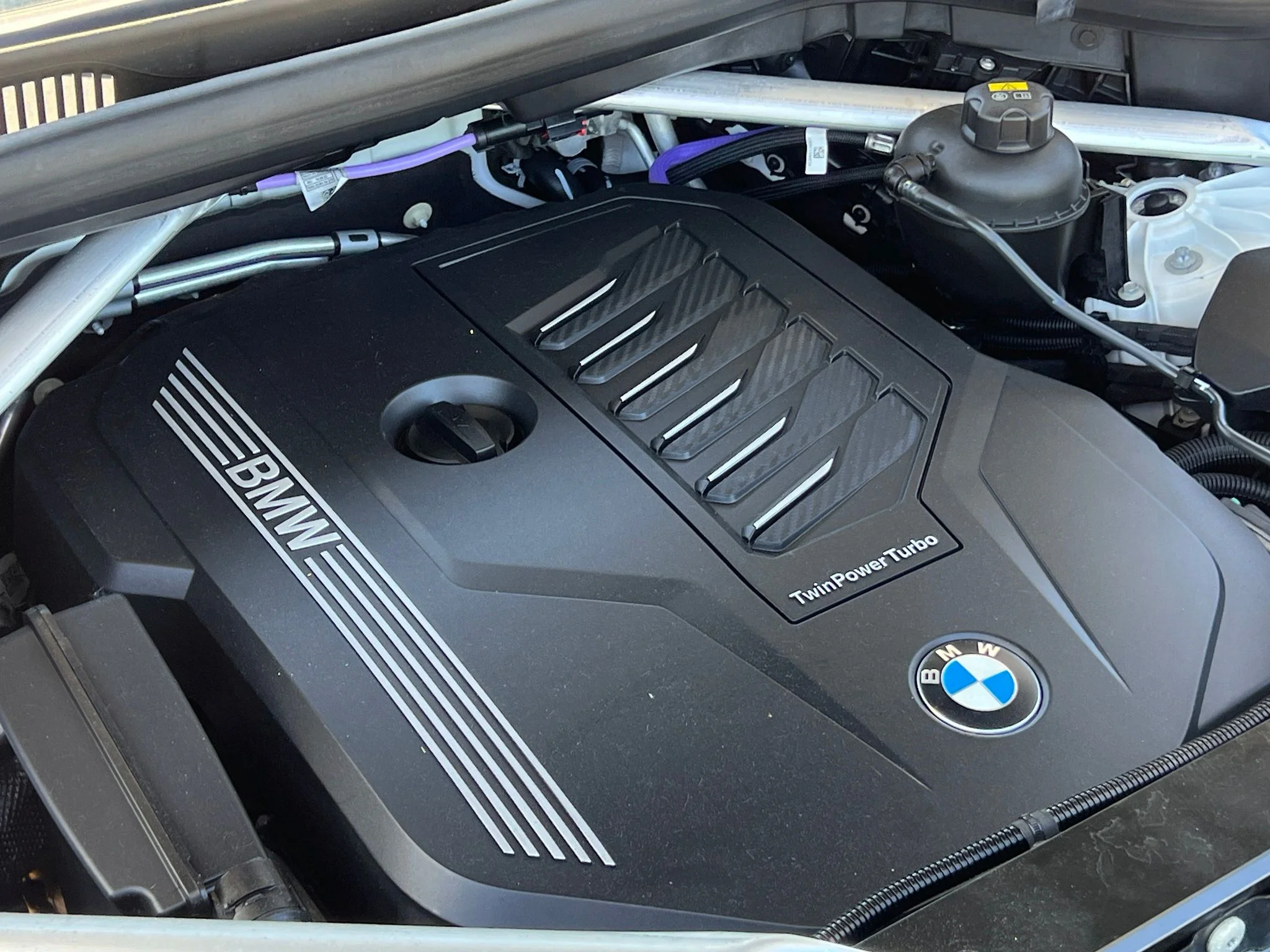 Used 2023 White BMW xDrive40i image 40