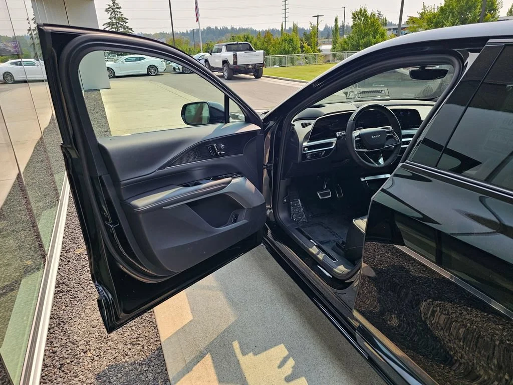 New 2026 Stellar Black Metallic Cadillac V-Series Premium image 18