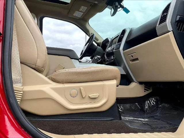 Used 2020 Rapid Red Metallic Tinted Clearcoat Ford Lariat image 74