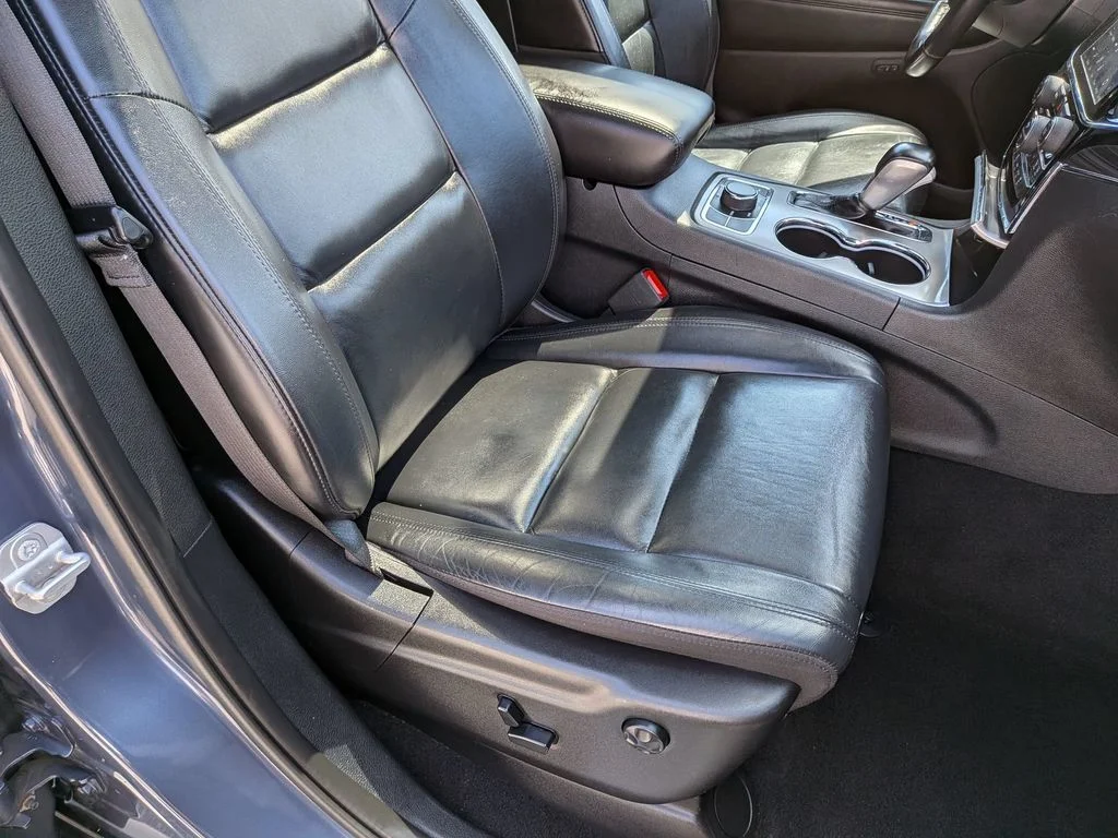 Used 2020 Blue Jeep Limited image 29