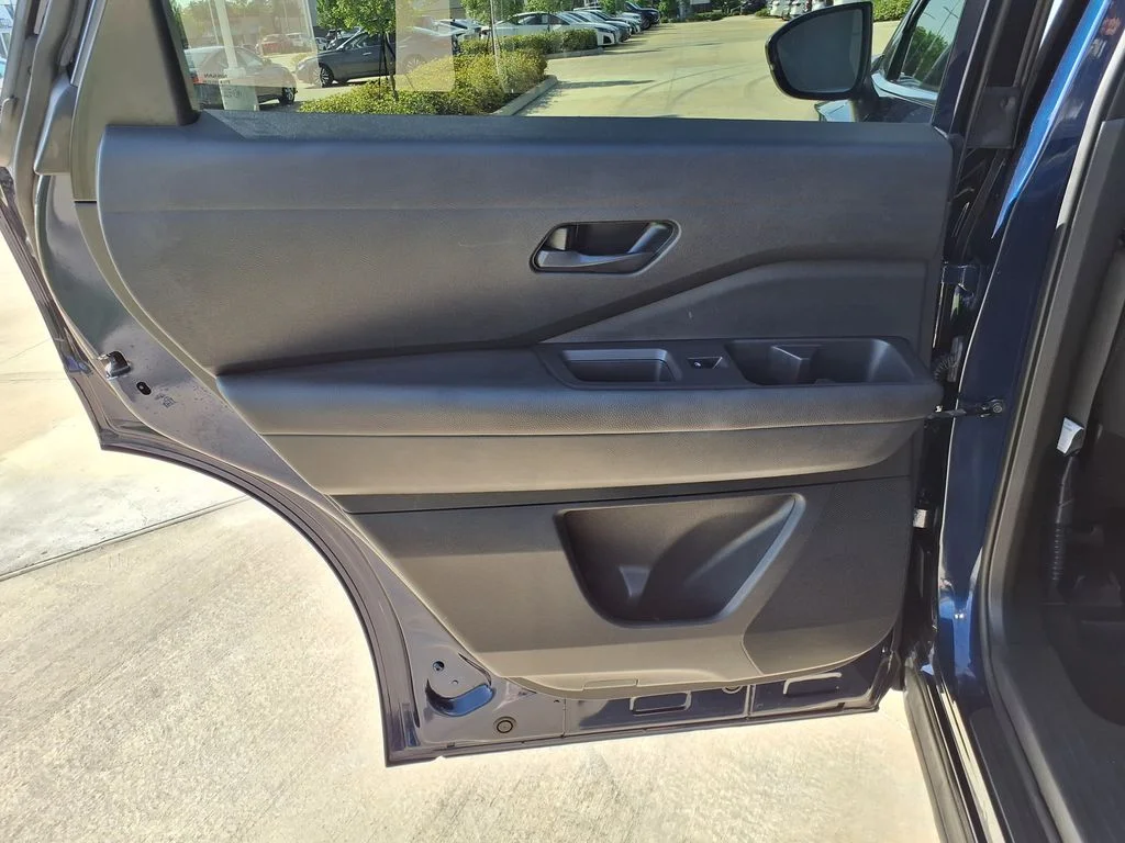 Used 2025 Blue Nissan SV image 17