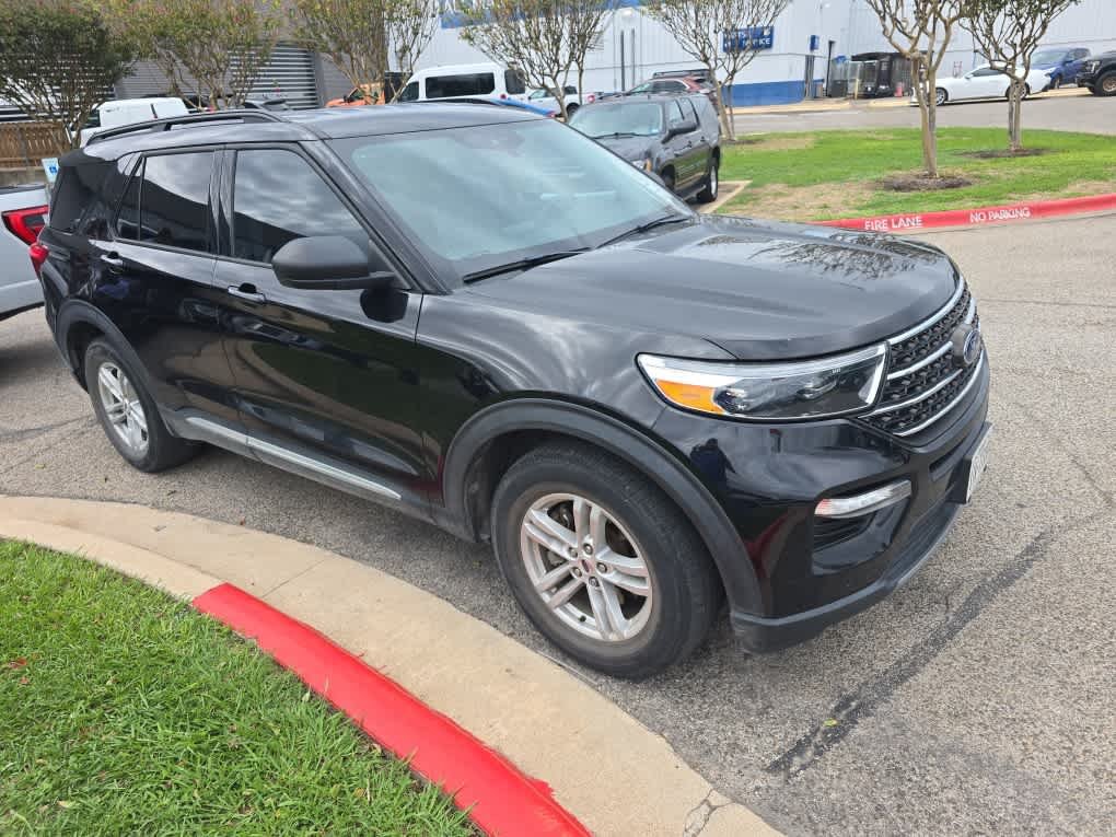 Used 2023 Agate Black Metallic Ford XLT image 4