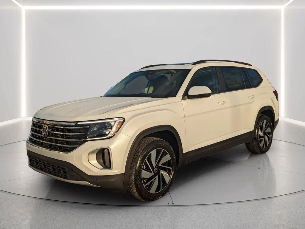 New 2026 White/off-white Volkswagen 2.0T SE w/Technology image 2