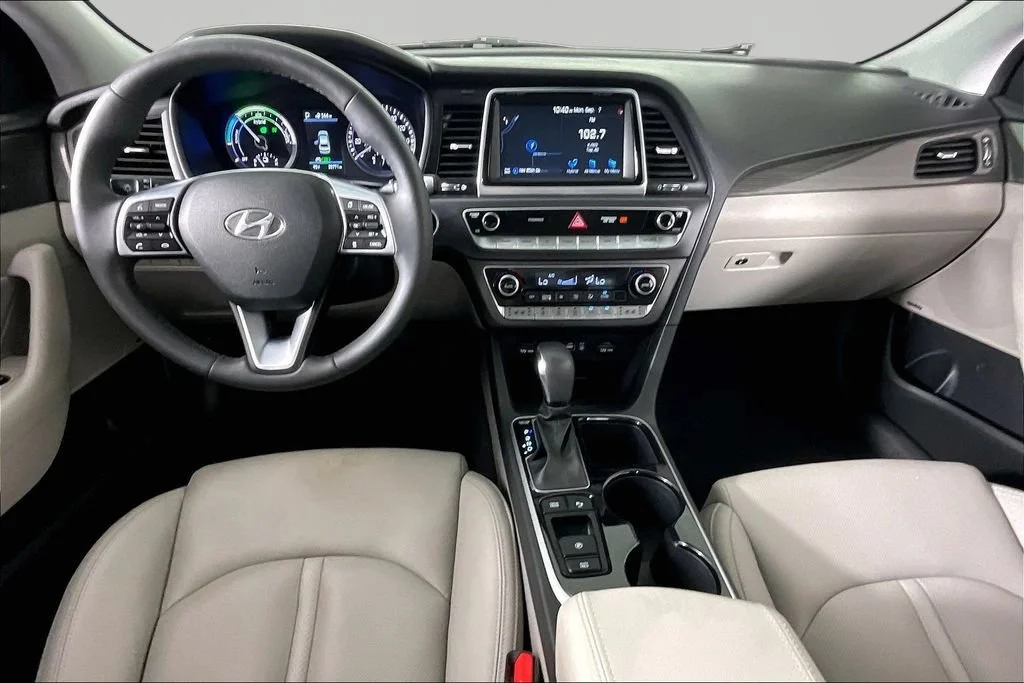 Certified Used 2019 Silver Hyundai Limited image 7