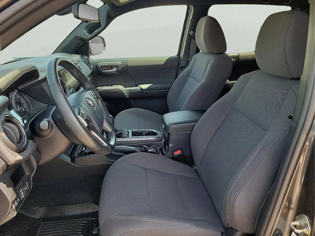 Used 2018 Gray Toyota SR image 14