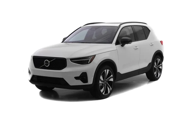 2025 Volvo XC40 B5 Ultra Dark Theme