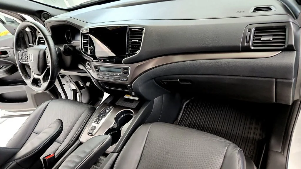 Used 2023 White Honda EX-L image 16