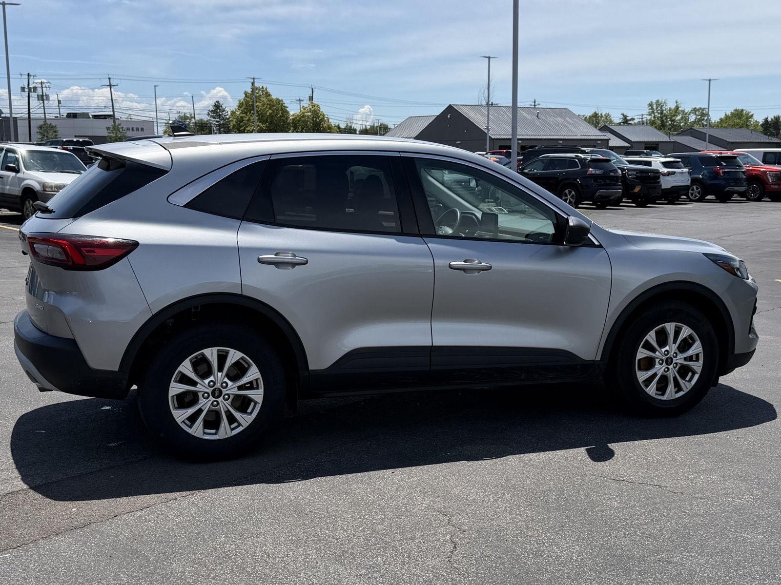 Used 2023 Iconic Silver Ford Active image 4