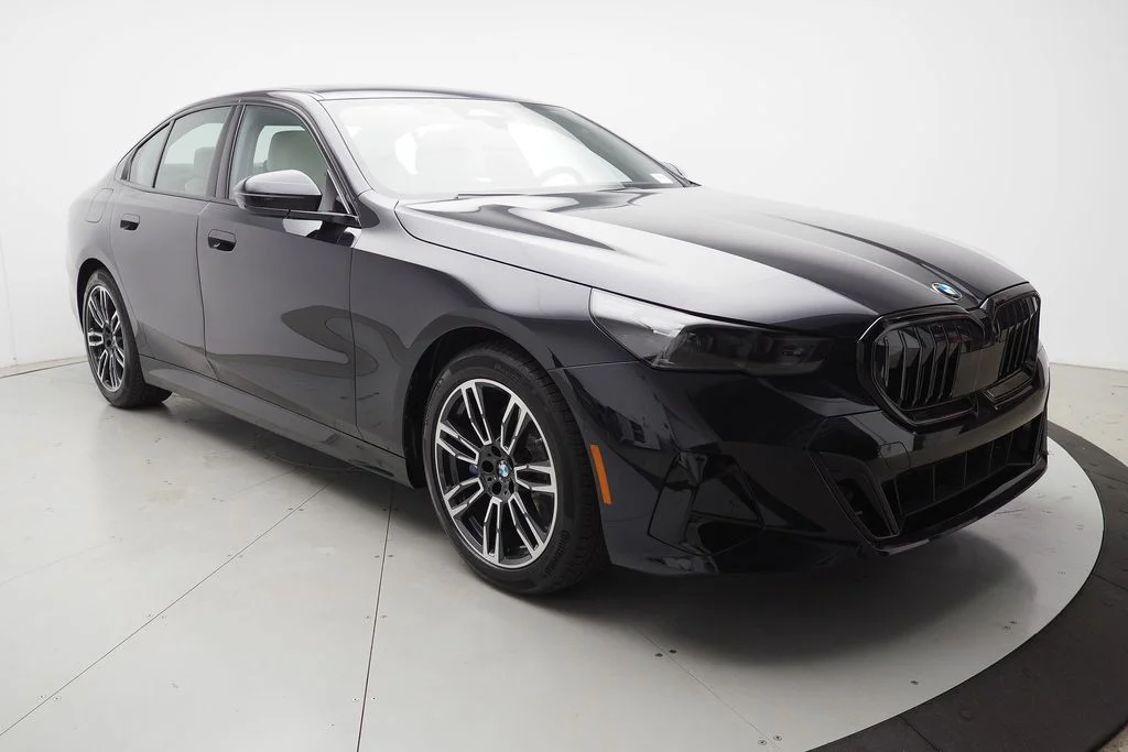 New 2027 Carbon Black Metallic BMW 530i image 2