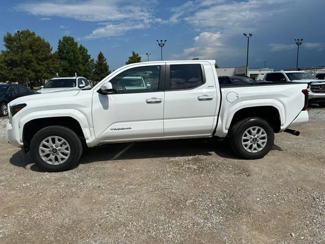 Used 2025 White Toyota SR5 image 8