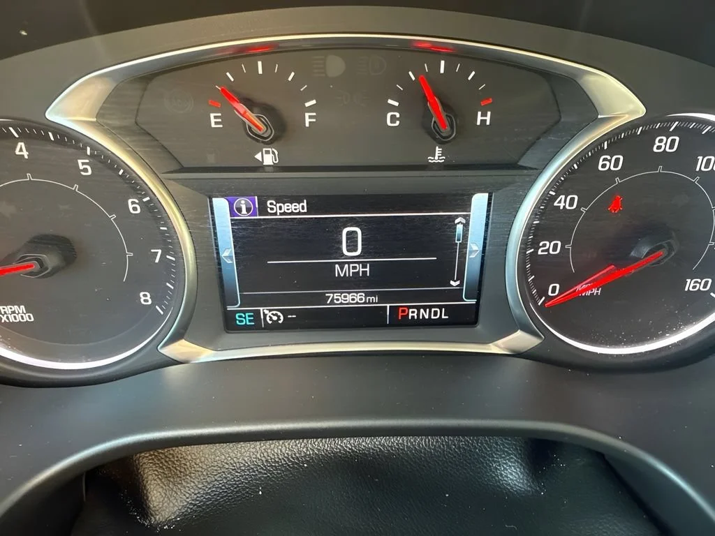 Used 2017 CRIMSON RED TINTCOAT GMC SLT image 29