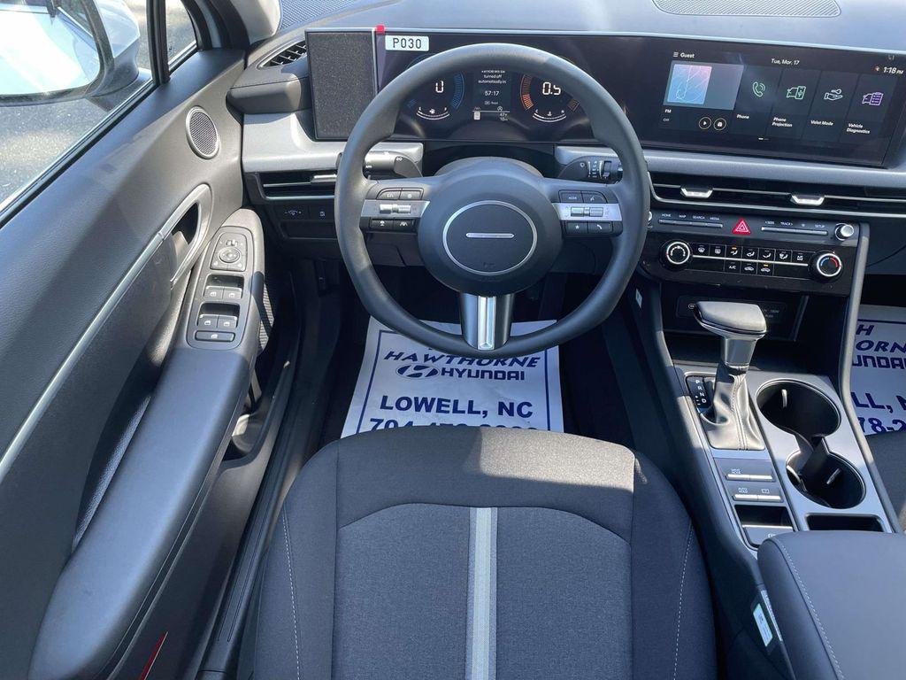 New 2026 White Hyundai SE image 11