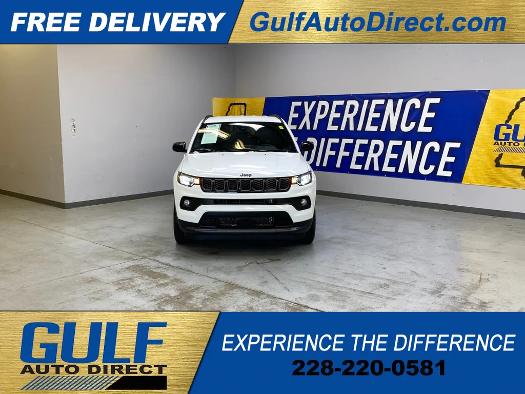 Used 2026 White Jeep Latitude image 3