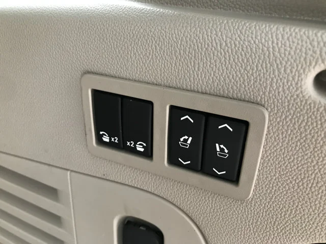 Used 2018 Dark Sapphire Blue Metallic GMC Denali image 34