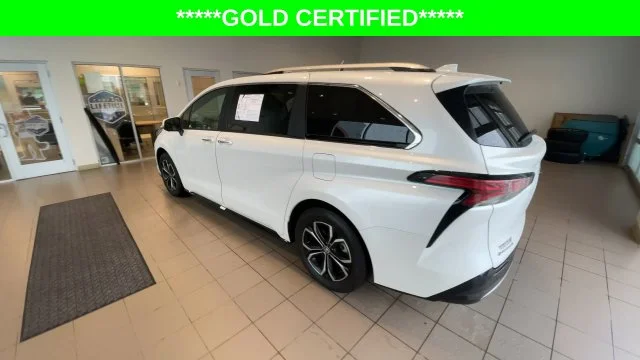 2025 Toyota Sienna Platinum - Photo 8