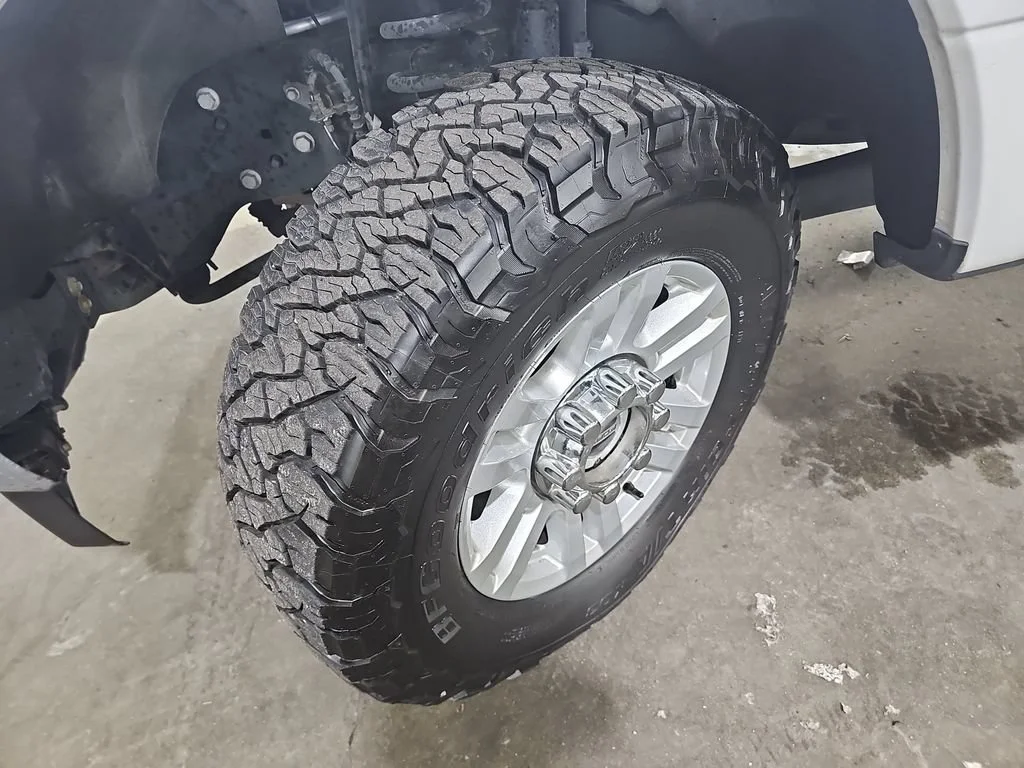 Used 2018 White Ford XLT image 36