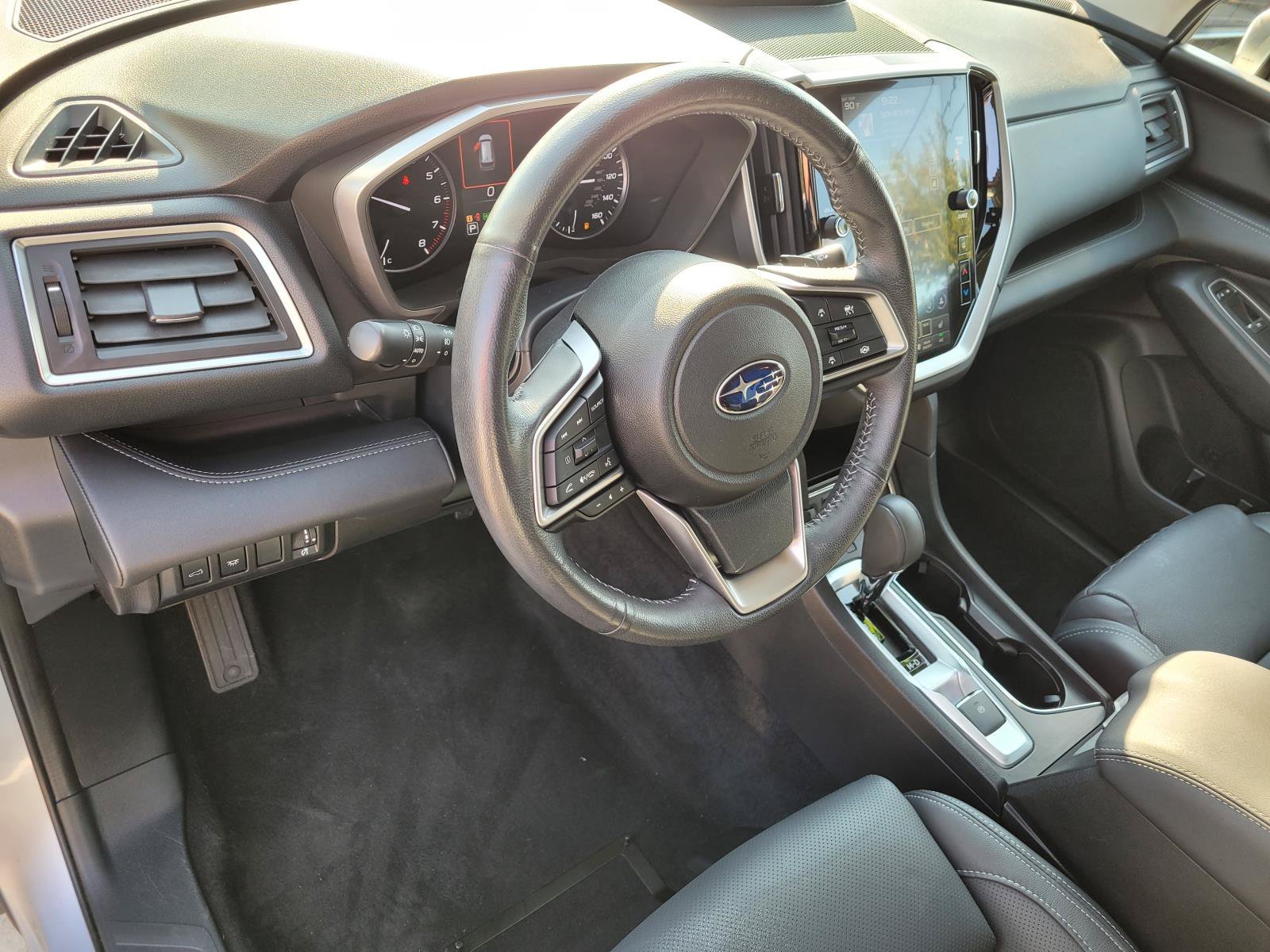Used 2023 Ice Silver Metallic Subaru Limited image 27