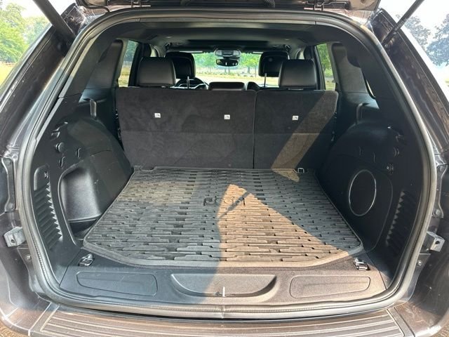 Used 2021 Granite Crystal Metallic Clearcoat Jeep Laredo X image 24