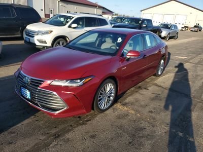 2019 Toyota Avalon Limited Hybrid's photo