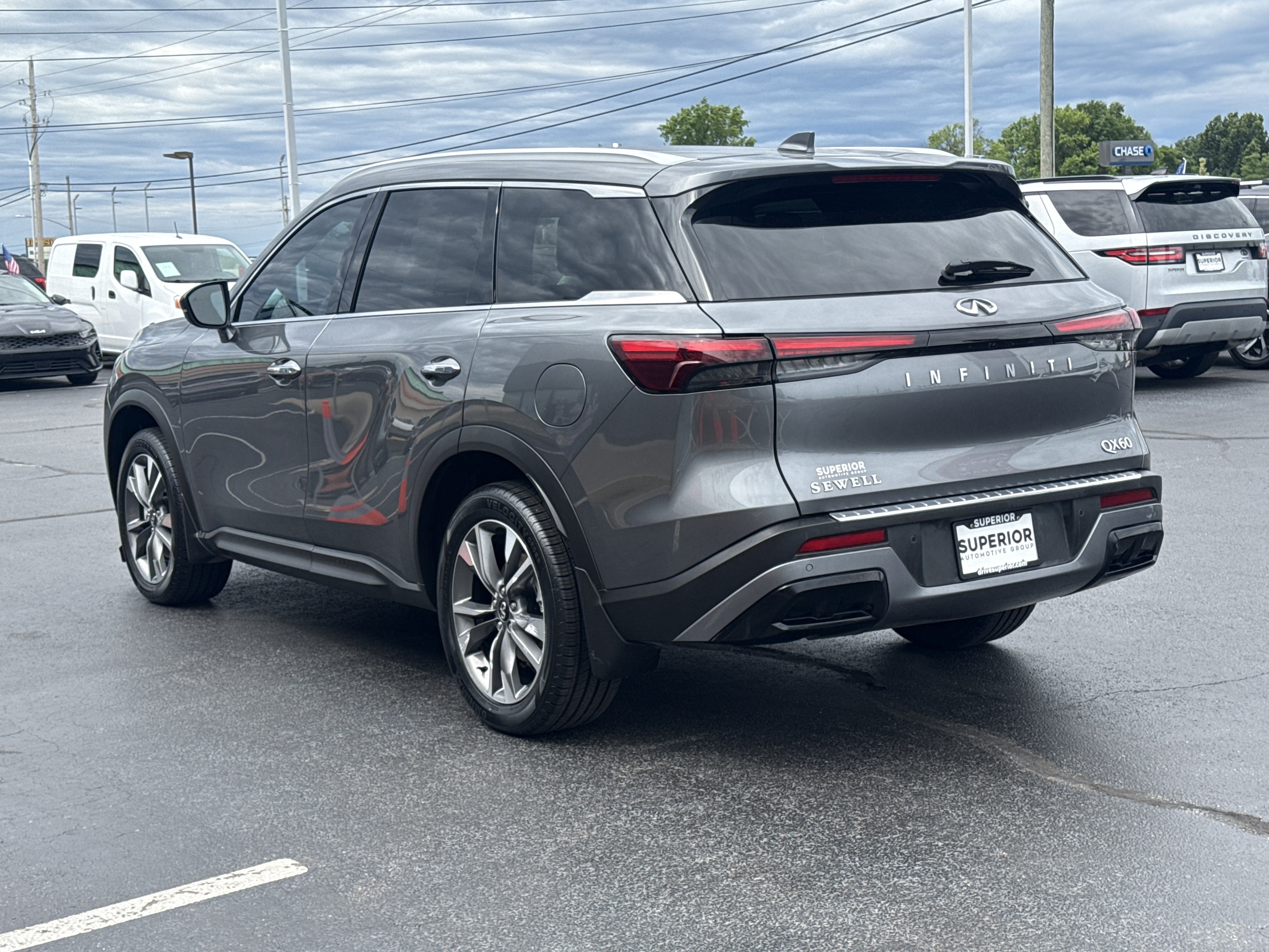 Used 2023 Graphite Shadow INFINITI LUXE image 12